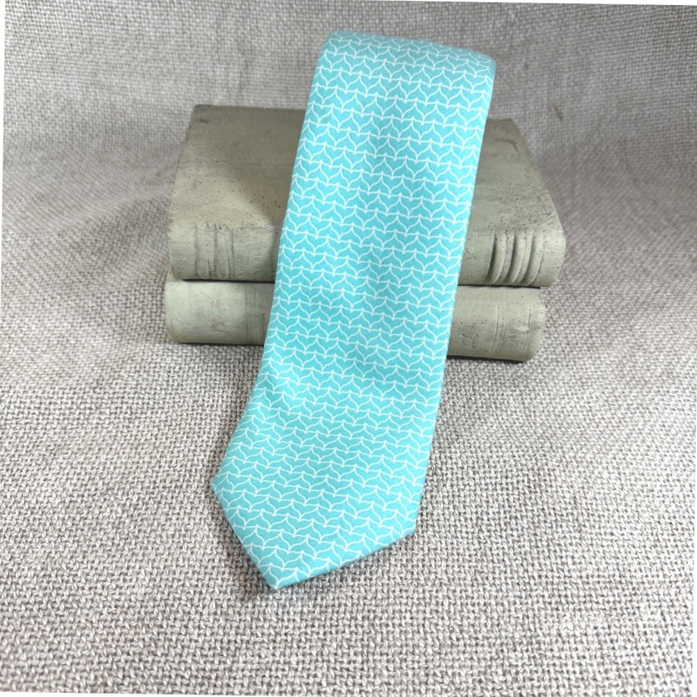Vineyard Vine Real Fish Pattern Silk Tie Handpicked by Shep‎ and Ian